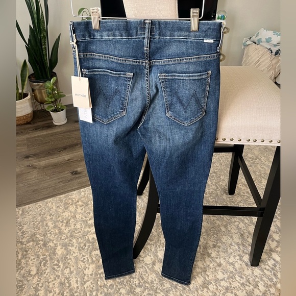 NWT MOTHER Looker Ankle Jeans in Dark Denim "Teaming Up" Wash, Size 27 - Picture 6 of 12